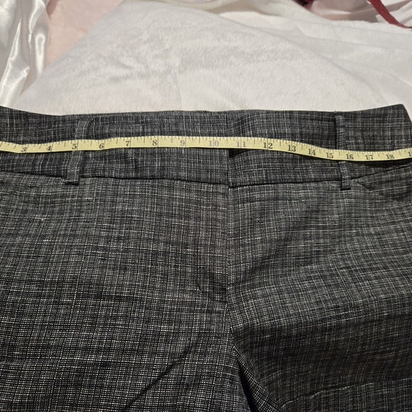 Express Black/White Classic Shorts with Pockets and Belt Loops Size 14 - Picture 4 of 5